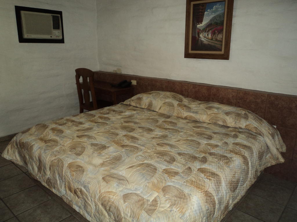 Hotel El Rancho Навохоа Стая снимка